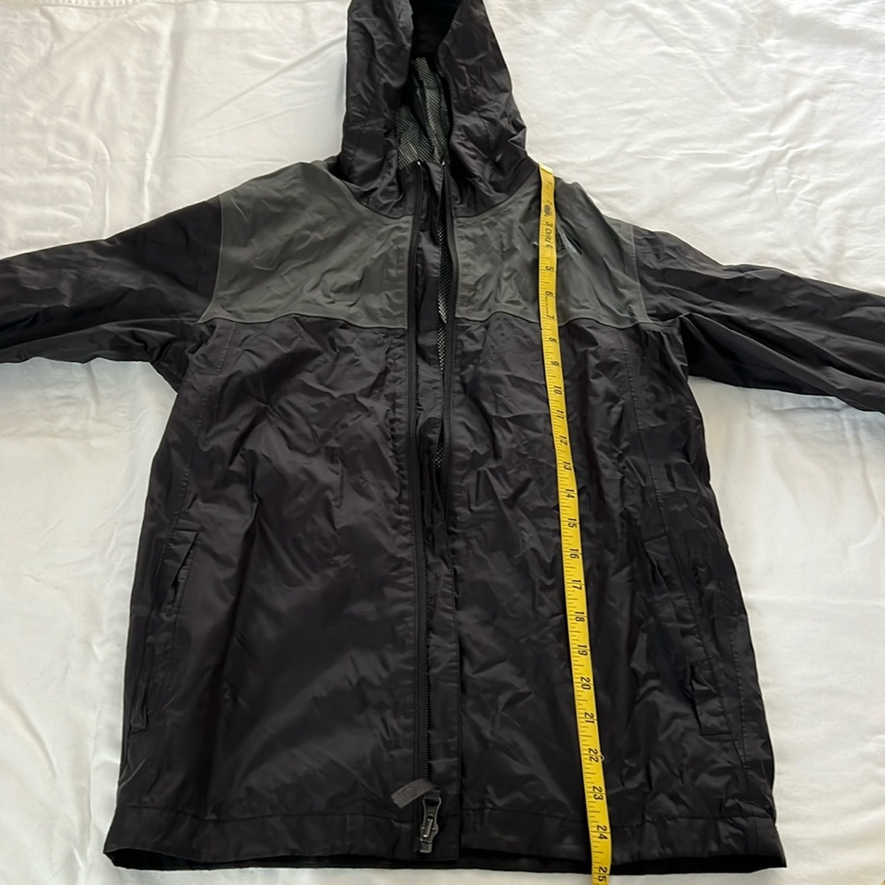 The North Face Light rain jacket large kids teen dry vent